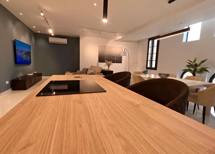 Modern Apartment In St Julian\'S Malta, With Breathtaking Views Of Spinola Bay