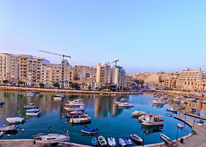 Modern Apartment In St Julian\'S Malta, With Breathtaking Views Of Spinola Bay